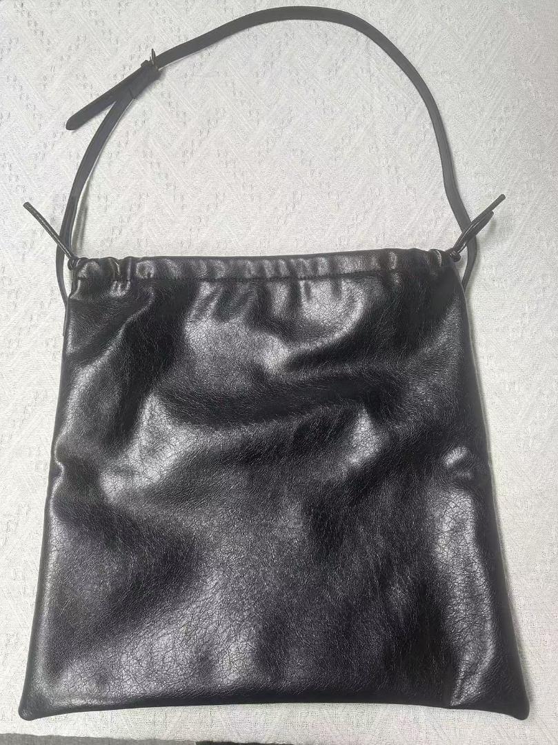 ブラックレザーハンドバッグ~~44×44cm