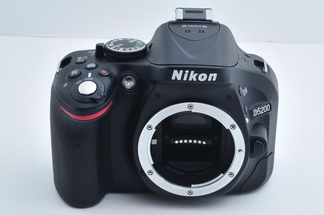 ■新品級■ ニコン Nikon D5200 ボディ ≪S数約1700回≫
