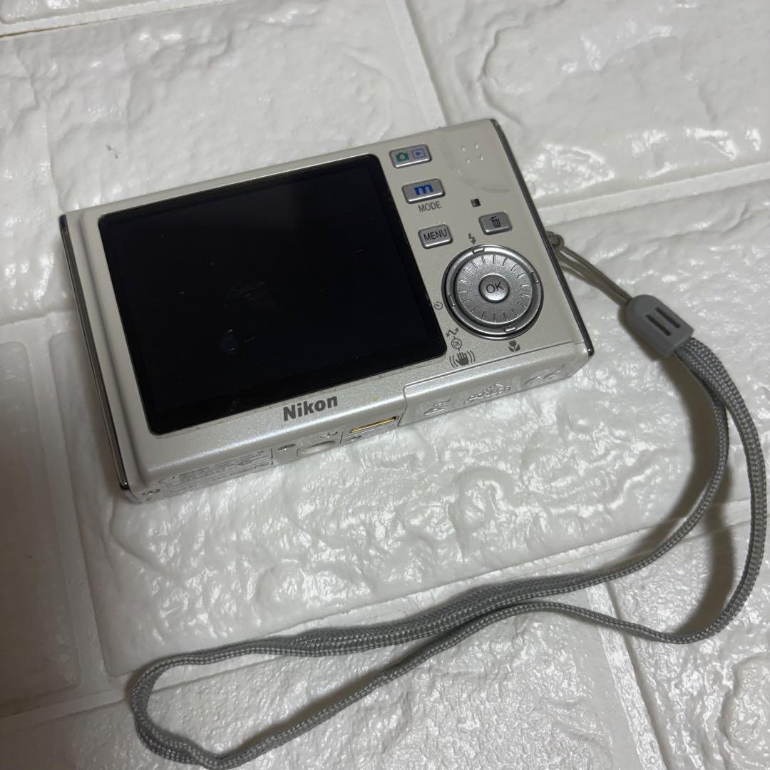 びっちゃん様検討中【動作確認済み】Nikon COOLPIX S8