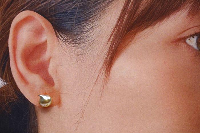 南洋白蝶真珠パールピアス　ケシ　8mm　マルチカラー　K18製