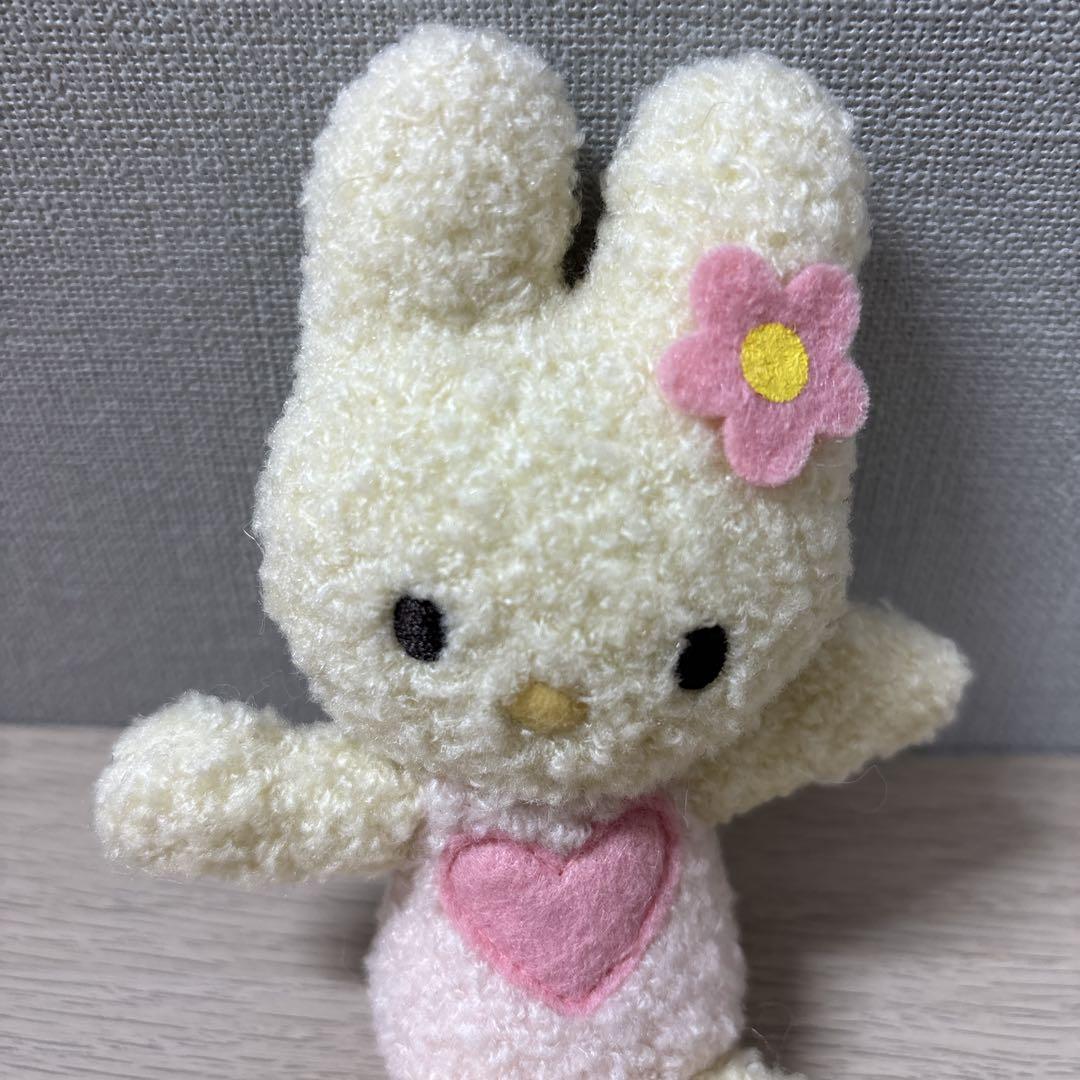 激レア　ハローキティ　vivitix限定　うさぎ　抱っこ　抱きぬいぐるみ 激レア ハローキティ vivitix限定 うさぎ 抱っこ 抱きぬいぐるみ