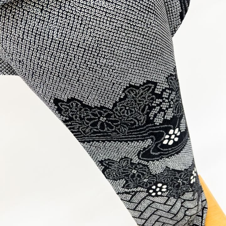 訪問着 着物 袷 総絞り 黒地 菊 花 流水 フォーマル 裄66 高級着物