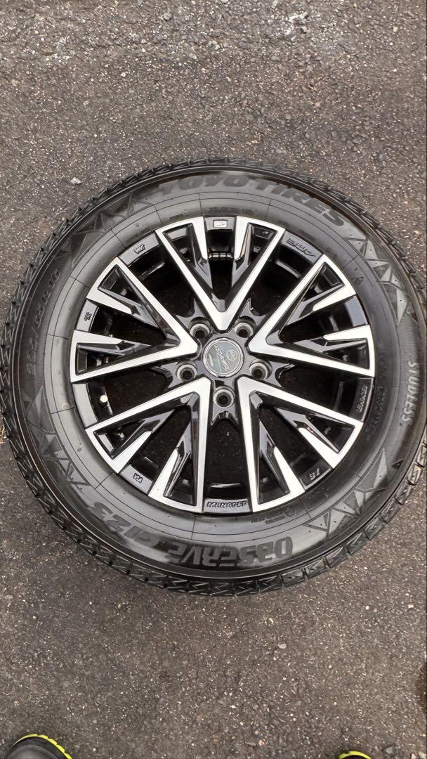 トーヨータイヤ　オブザーブGIZ3 205/65r16 1個目