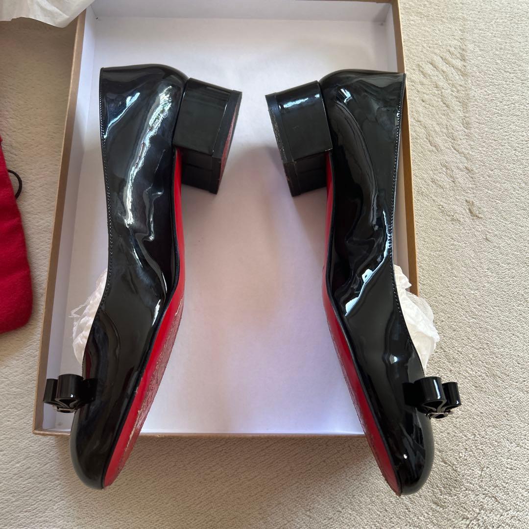 Christian Louboutin 黒 フラットシューズ Christian Louboutin 黒 フラットシューズ