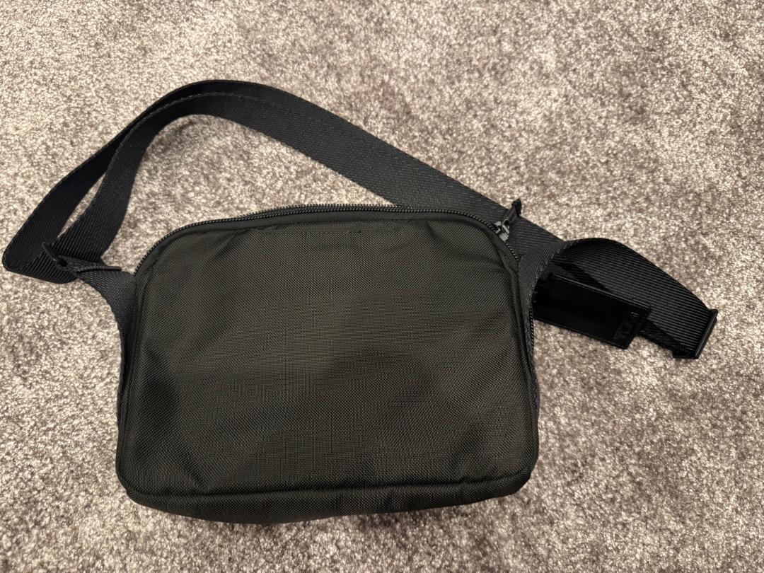 TUMI ショルダーバッグ ALPHA BRAVO 「ルイス」クロス・ボディ