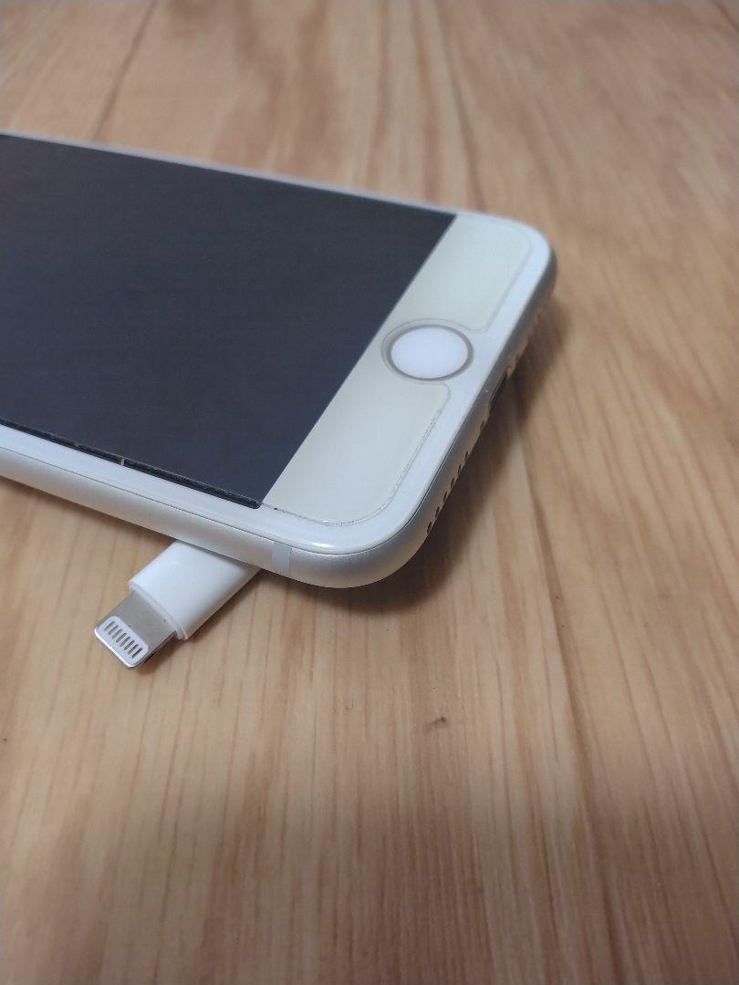 【極美品❗️】iphone8 64GB SIMフリー　ホワイト　シルバー