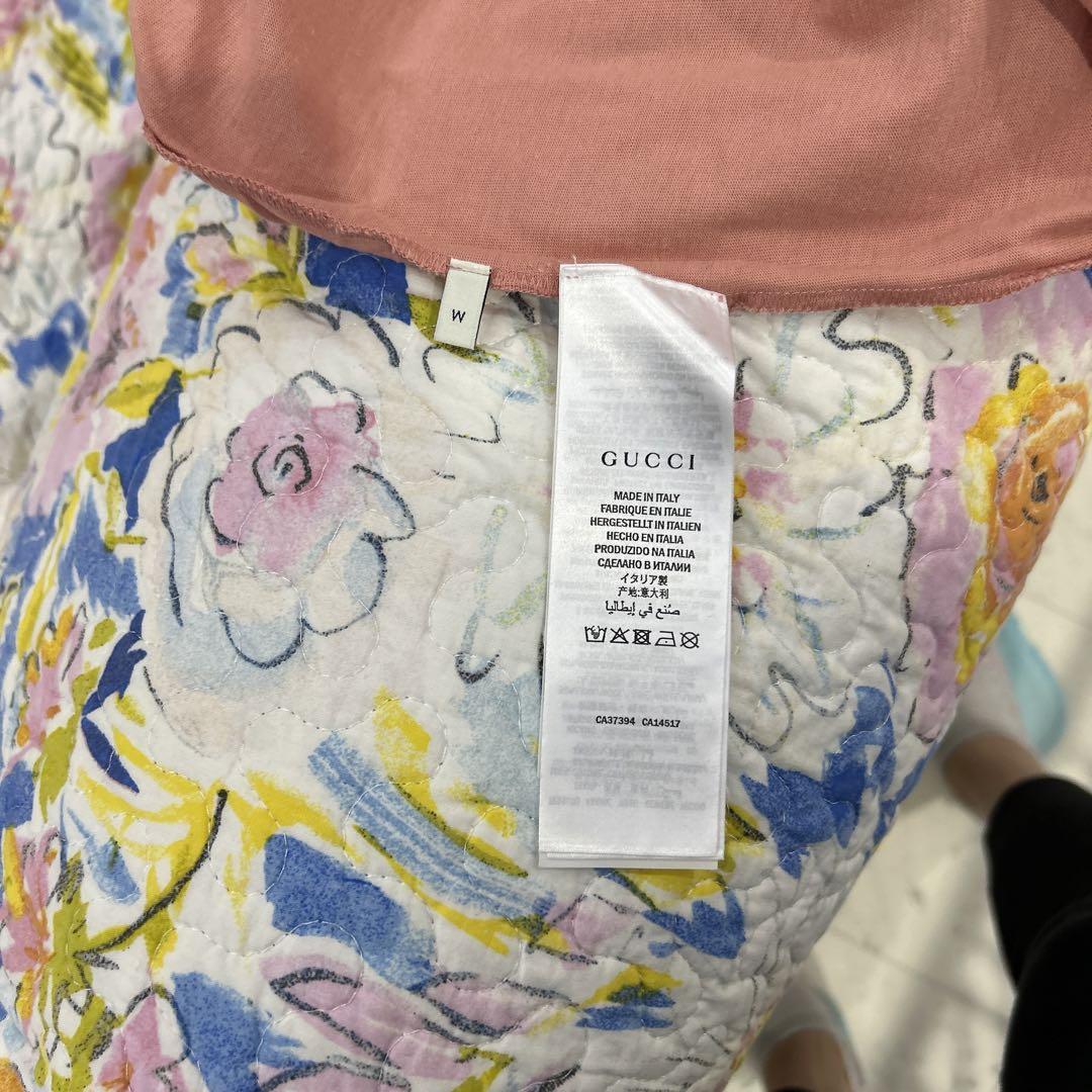 美品　グッチTシャツ　Mサイズ
