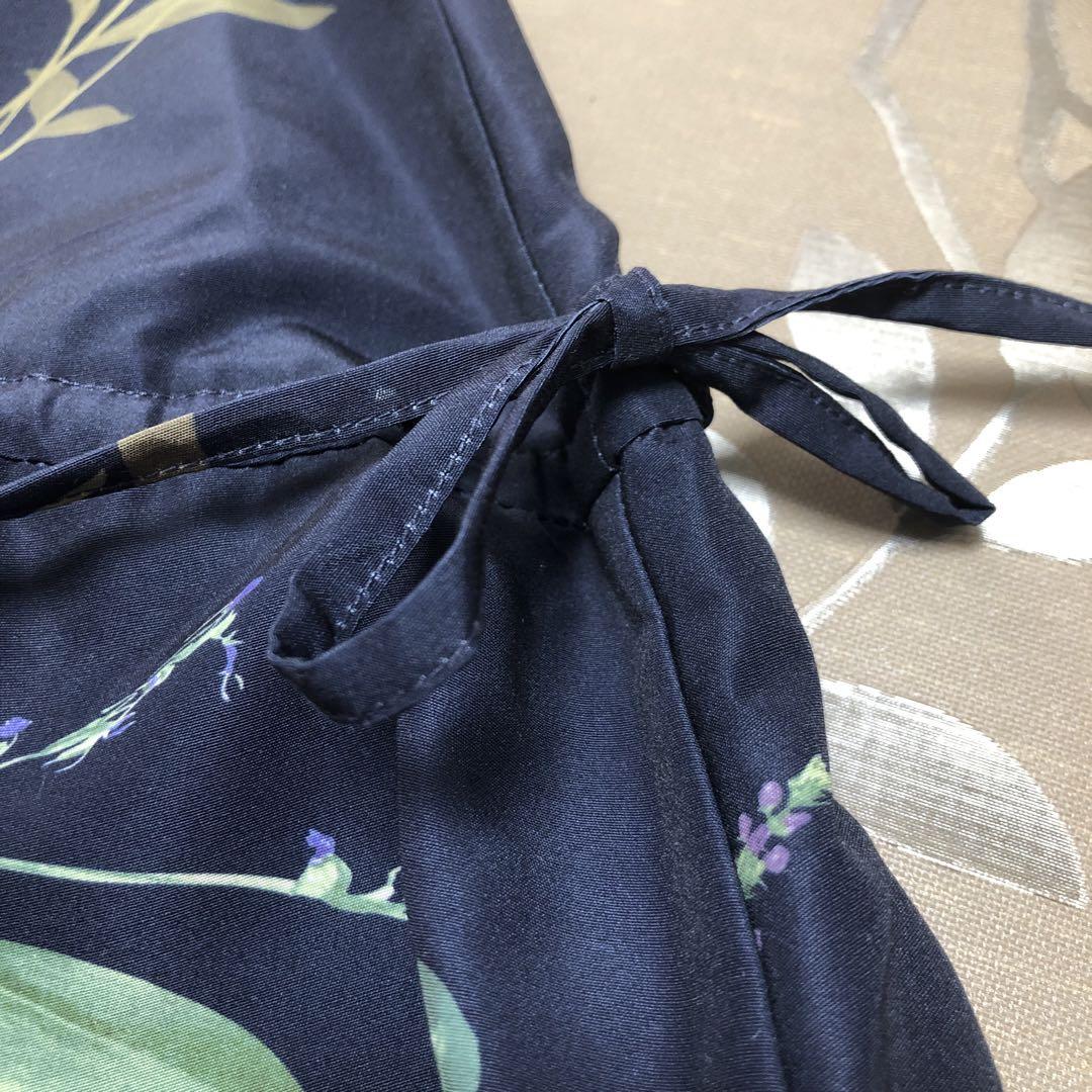 新品❣️Vネックワンピース