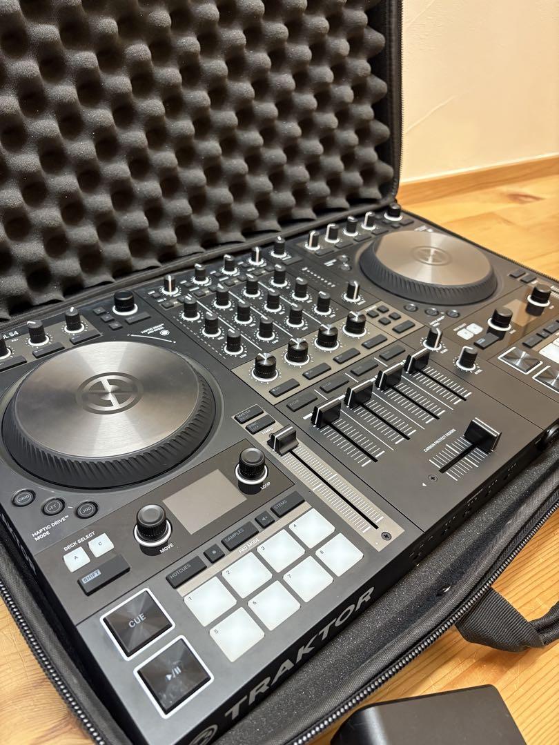 TRAKTOR KONTROL S4 MK3 キャリーケース付き
