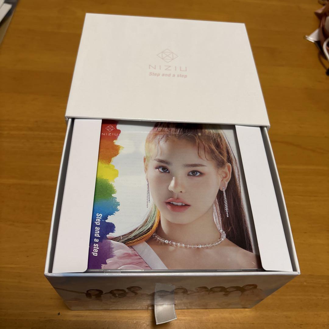 NiziU Step and a step withU盤 9形態 CD BOX - メルカリ