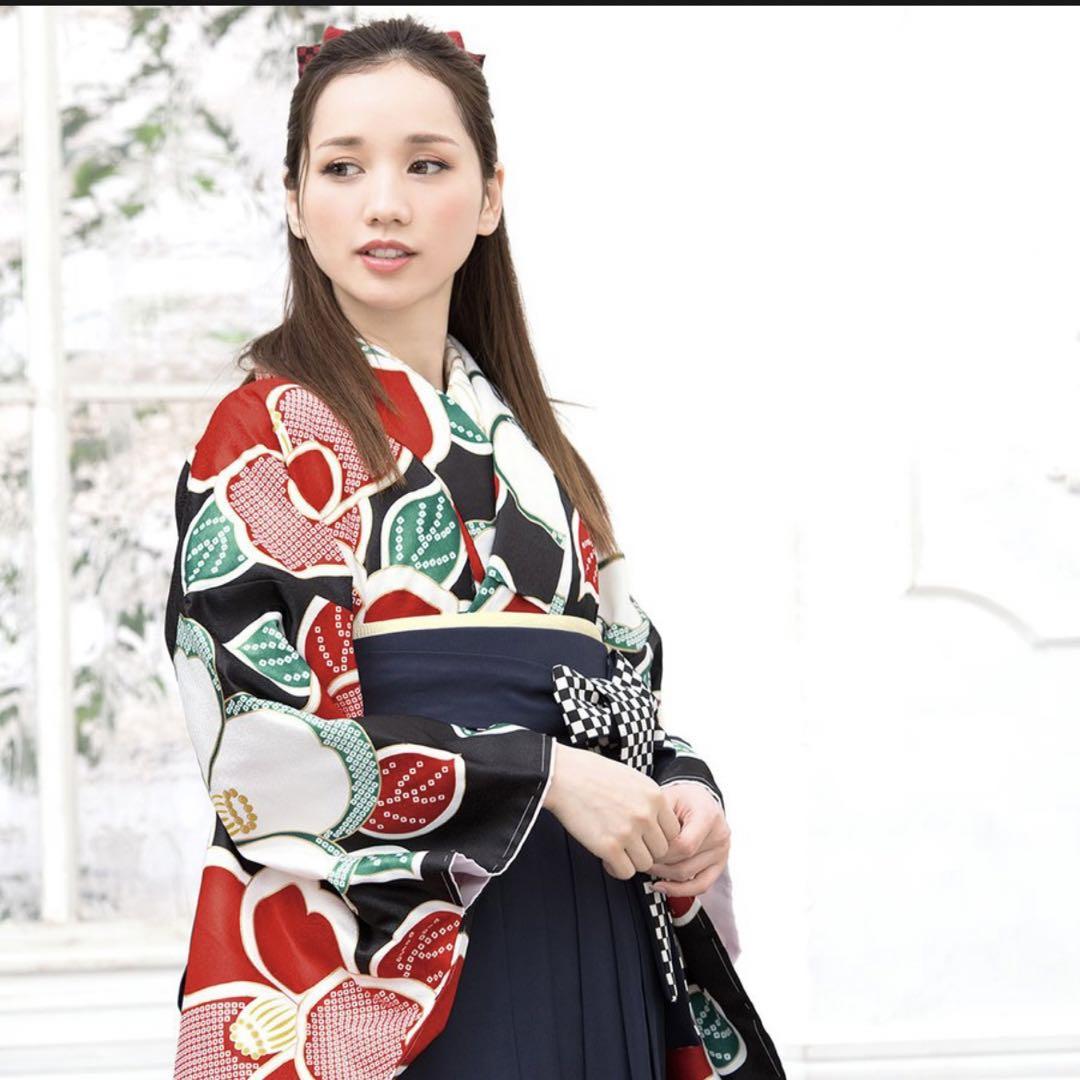 袴　卒業式　紅一点