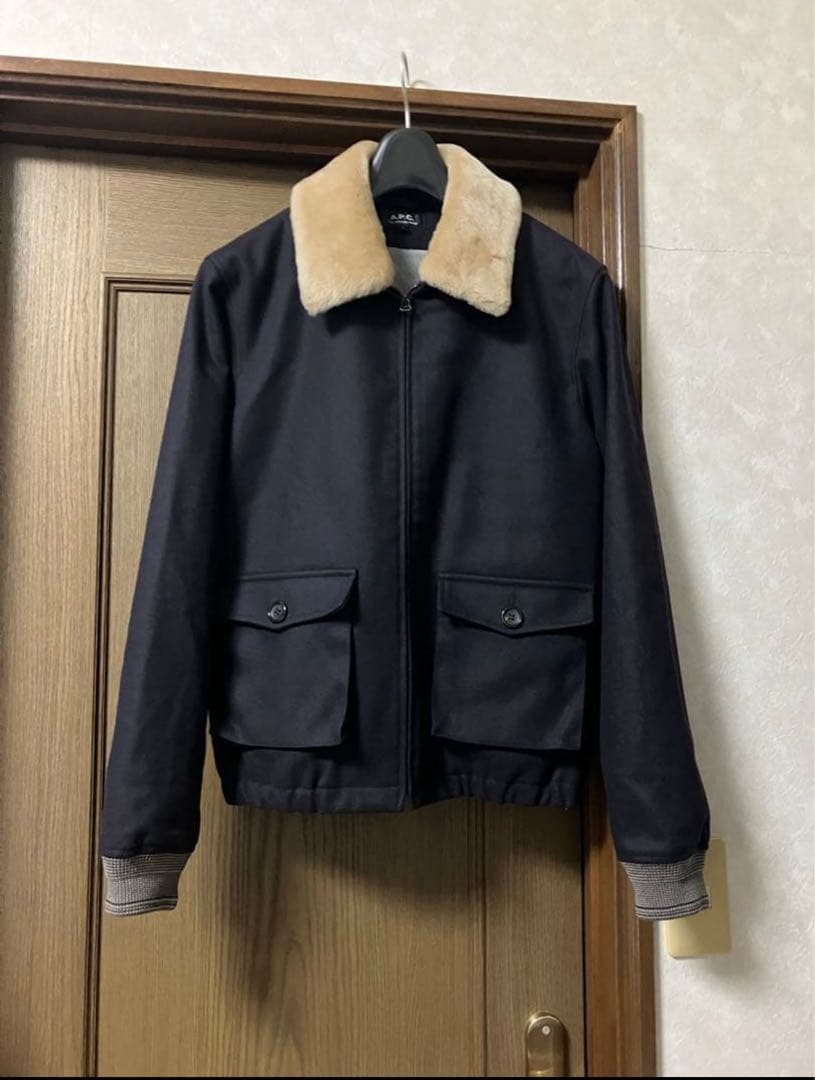 a.p.c ジップアップブルゾン ウール シープ毛皮　ポーランド製 a.p.c ジップアップブルゾン ウール シープ毛皮 ポーランド製 - メルカリ
