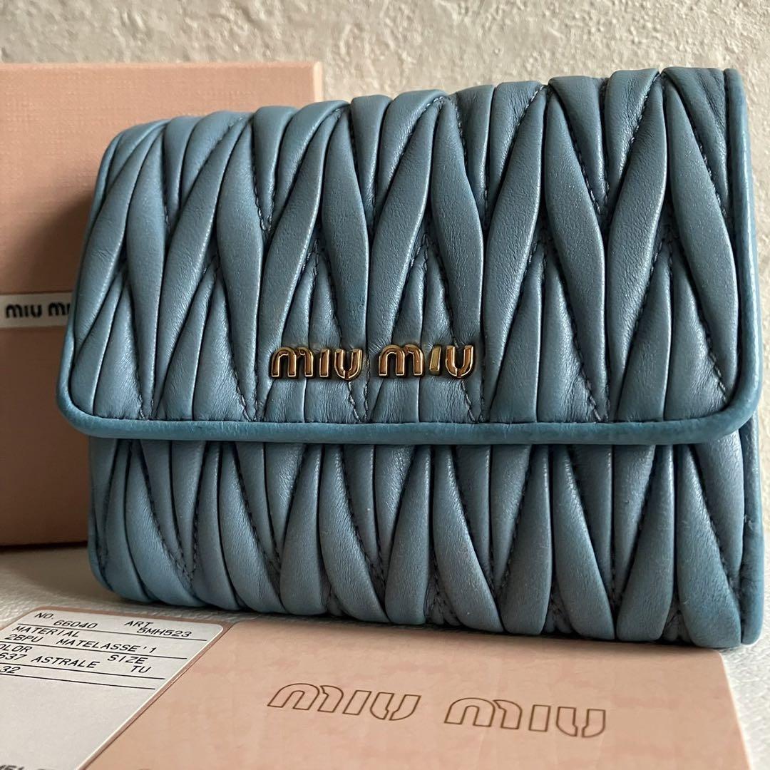 MIUMIU ミュウミュウ 折り財布 マテラッセ ブルー 金ロゴ 付属品付き