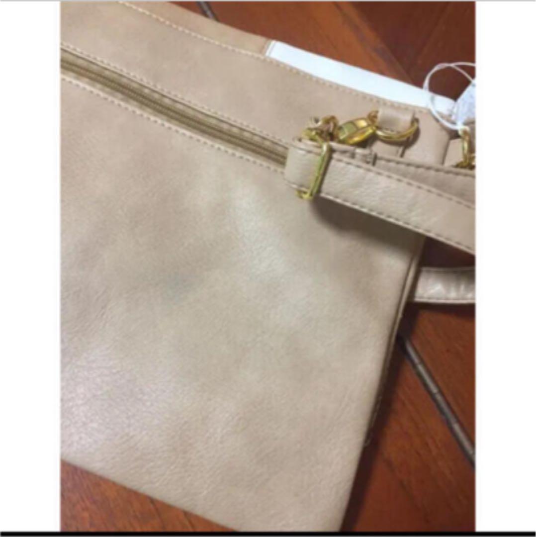 訳あり新品】2WAYショルダーバッグ クラッチバッグ バイカラー ベージュ - メルカリ 訳あり新品】2WAYショルダーバッグ クラッチバッグ バイカラー ベージュ - メルカリ