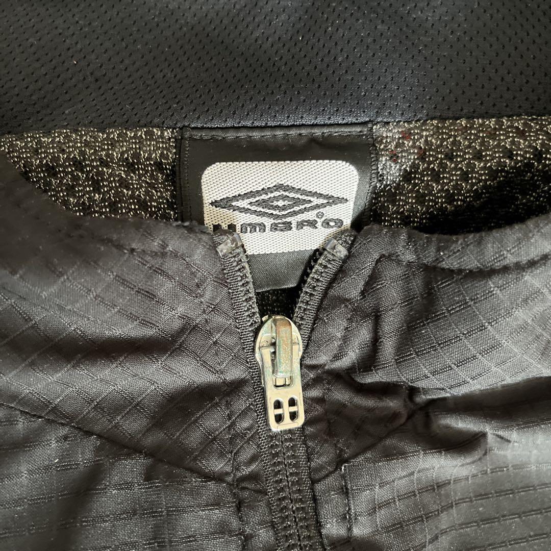 美品　UMBRO 黒 ウォームアップ　上下セット　メンズＯ