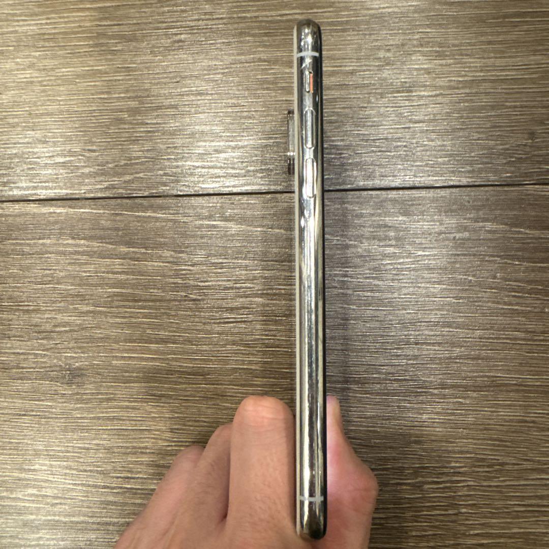 Apple iPhone XS 本体　64GB docomo