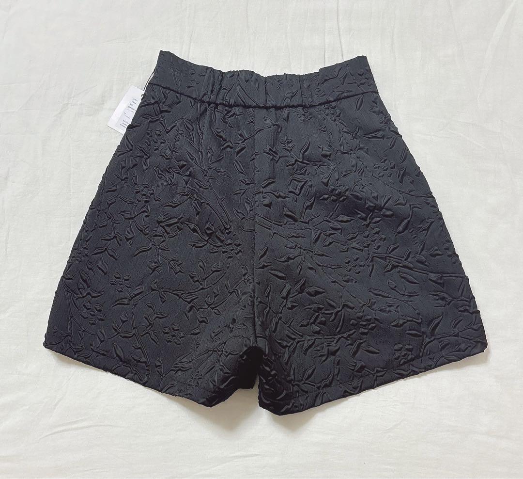 12/1終◆完売品【新品】水野佐彩さん　ST.ROONEYエンボスショートパンツ