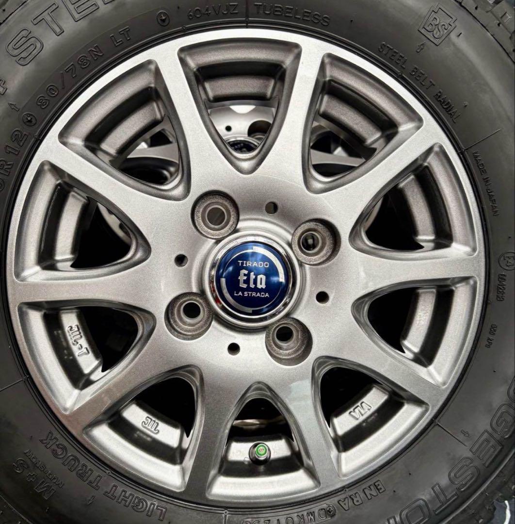 ⑱軽トラ・箱バン用の新品ゴツゴツタイヤと中古ホイールとナット付き