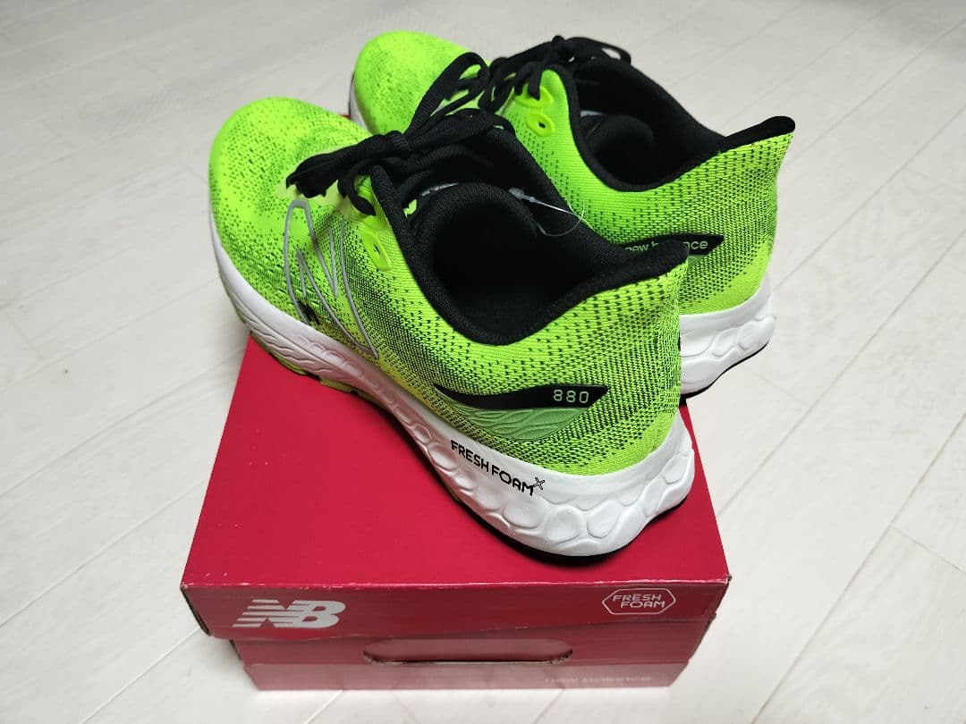 ネオンイエローnew balance