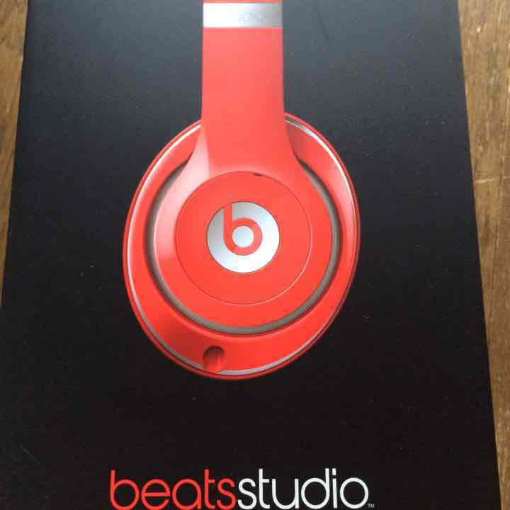 スペシャルオファ beats ヘッドフォン ヘッドフォン オーディオ機器