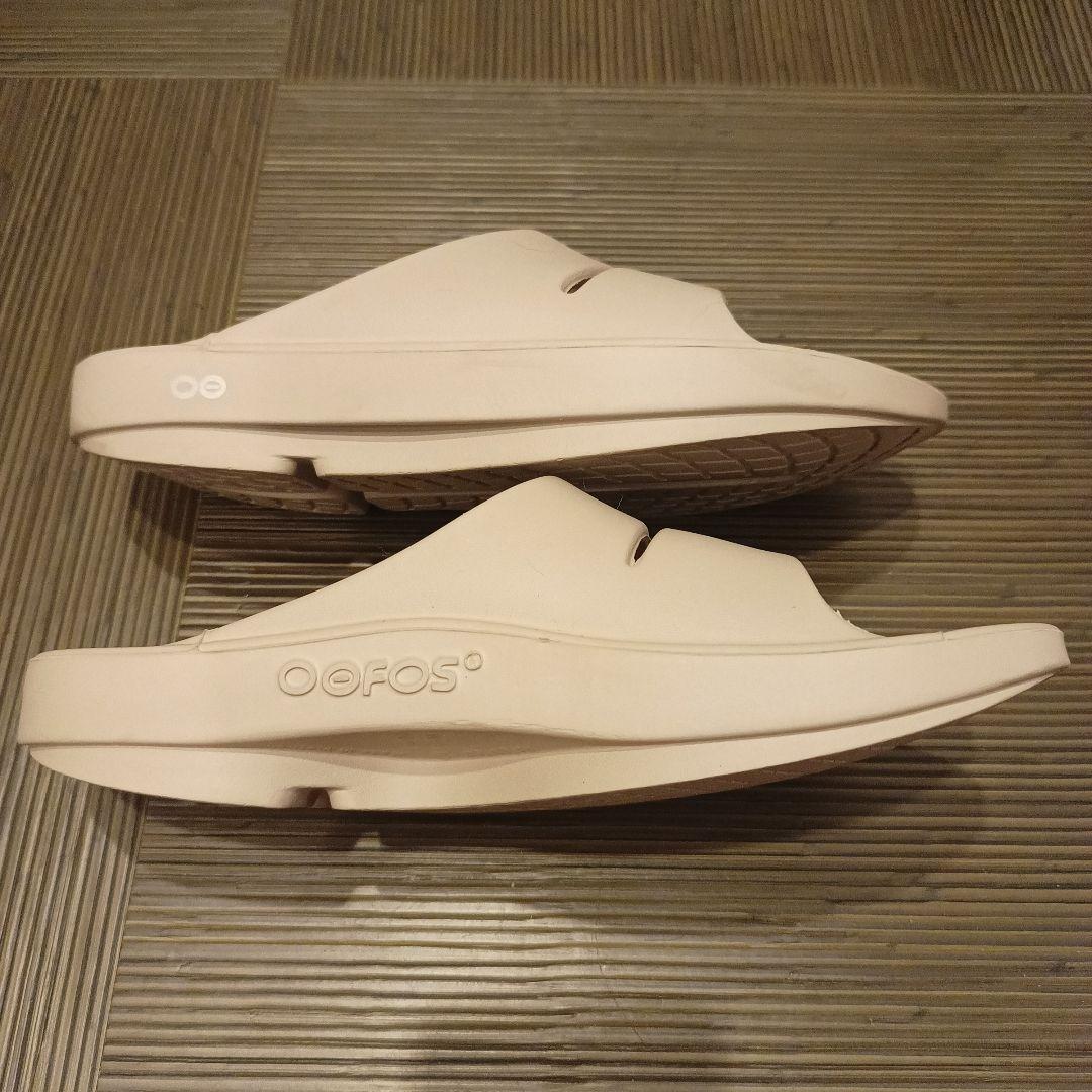 OOFOS  ウーフォス ウーアー リカバリーサンダル ベージュ 27センチ