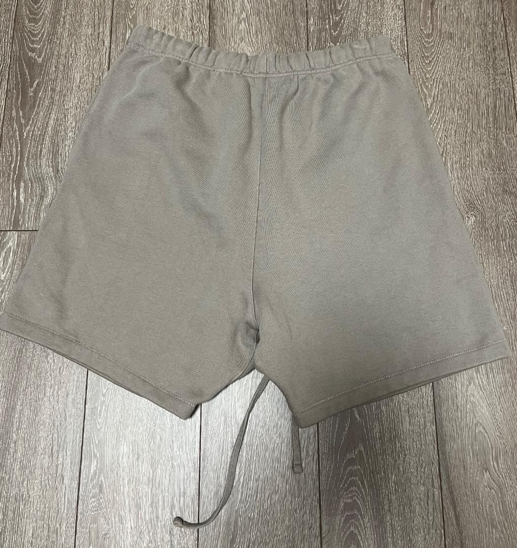ESSENTIALS SHORTS ショートパンツ M ベージュ FOG