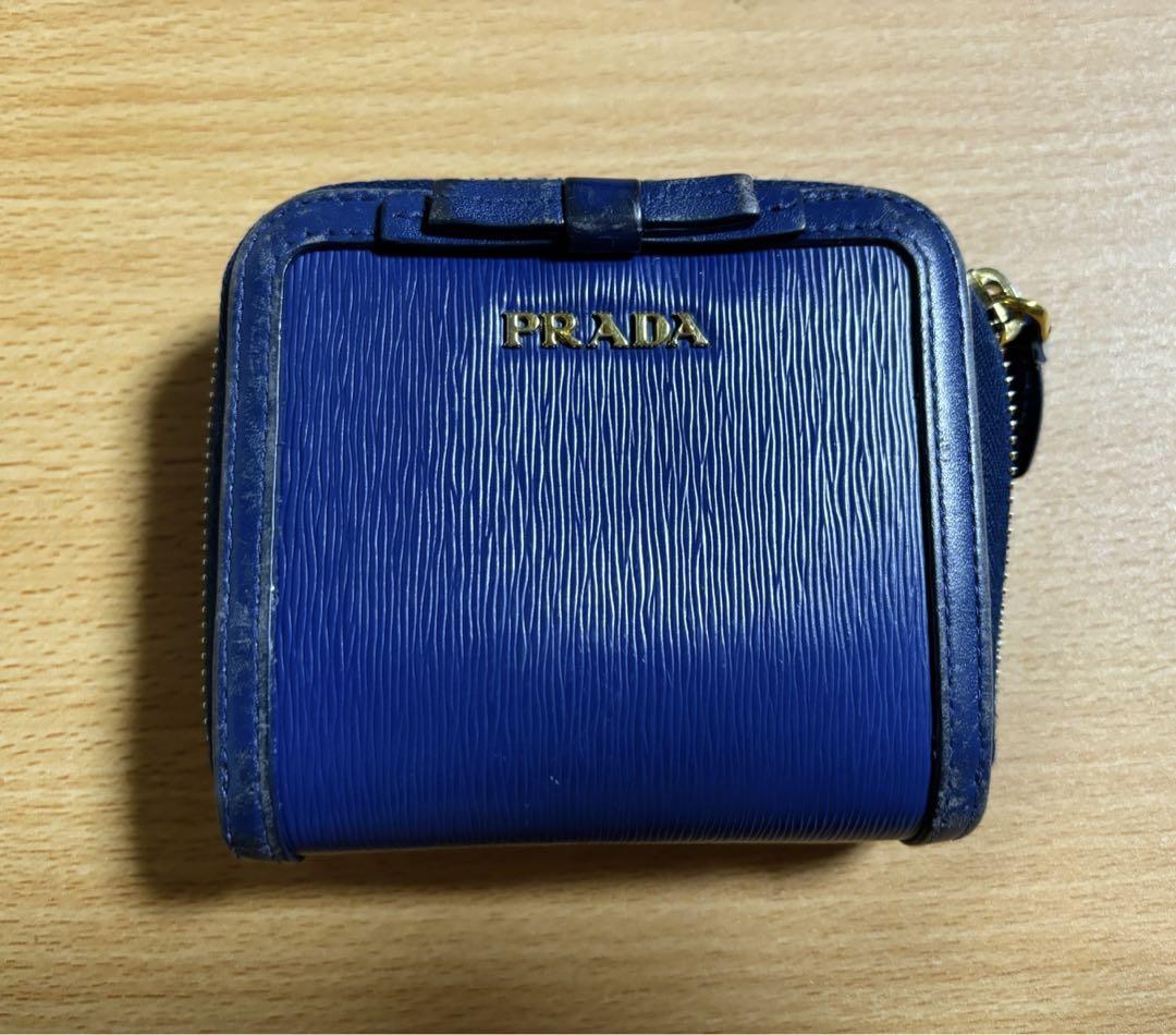 PRADA 財布