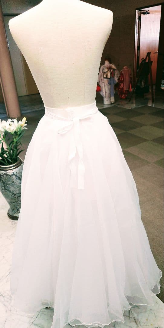 ホワイトチュールフレアスカート