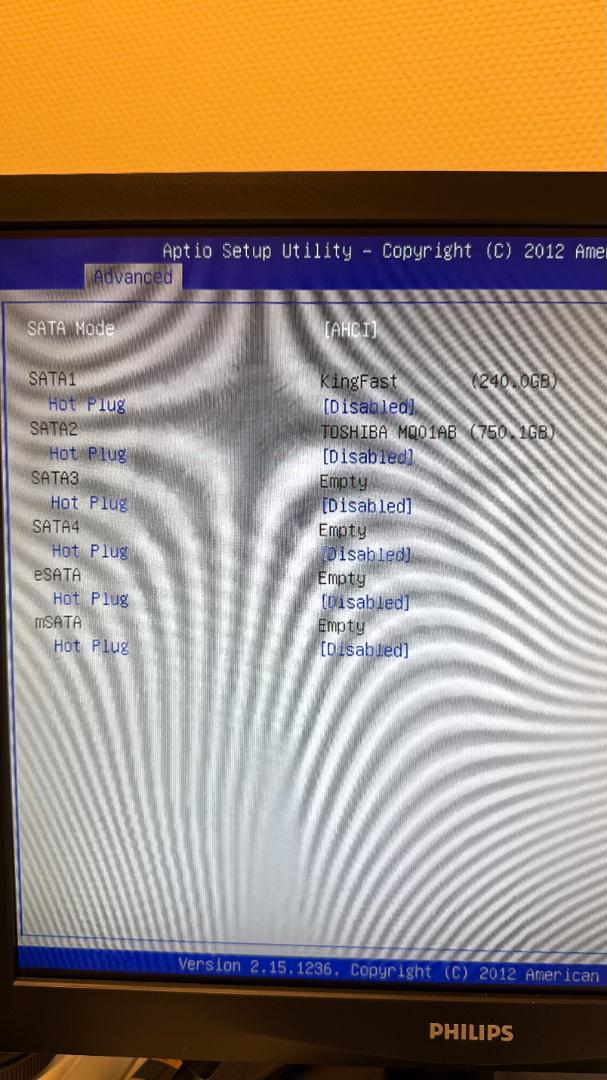 キューブ型ベアボーンShuttle SH87R6 Core i7/RAM32GB