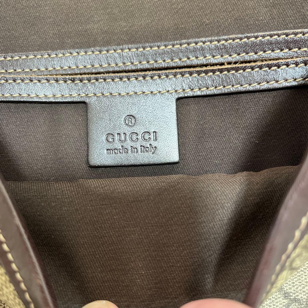 グッチ　GGスプリーム　ショルダーバッグ　フラップ　PVCレザー　ポシェット