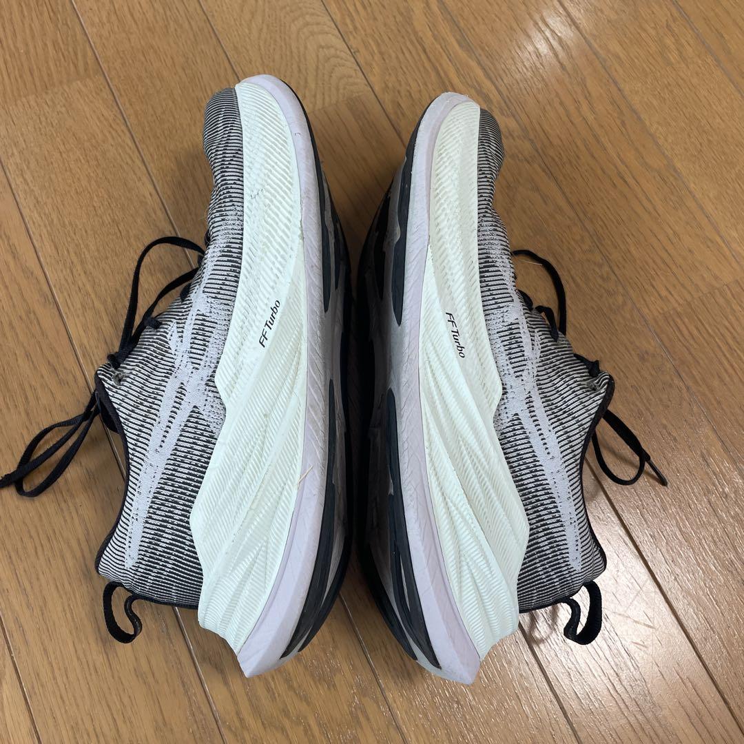 アシックス　スーパーブラスト　asics SUPERBLART