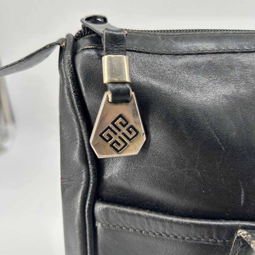 良品✨ジバンシー 4G ビッグロゴ ハンドバッグ 黒 ブラック 良品✨ジバンシー 4G ビッグロゴ ハンドバッグ 黒 ブラック