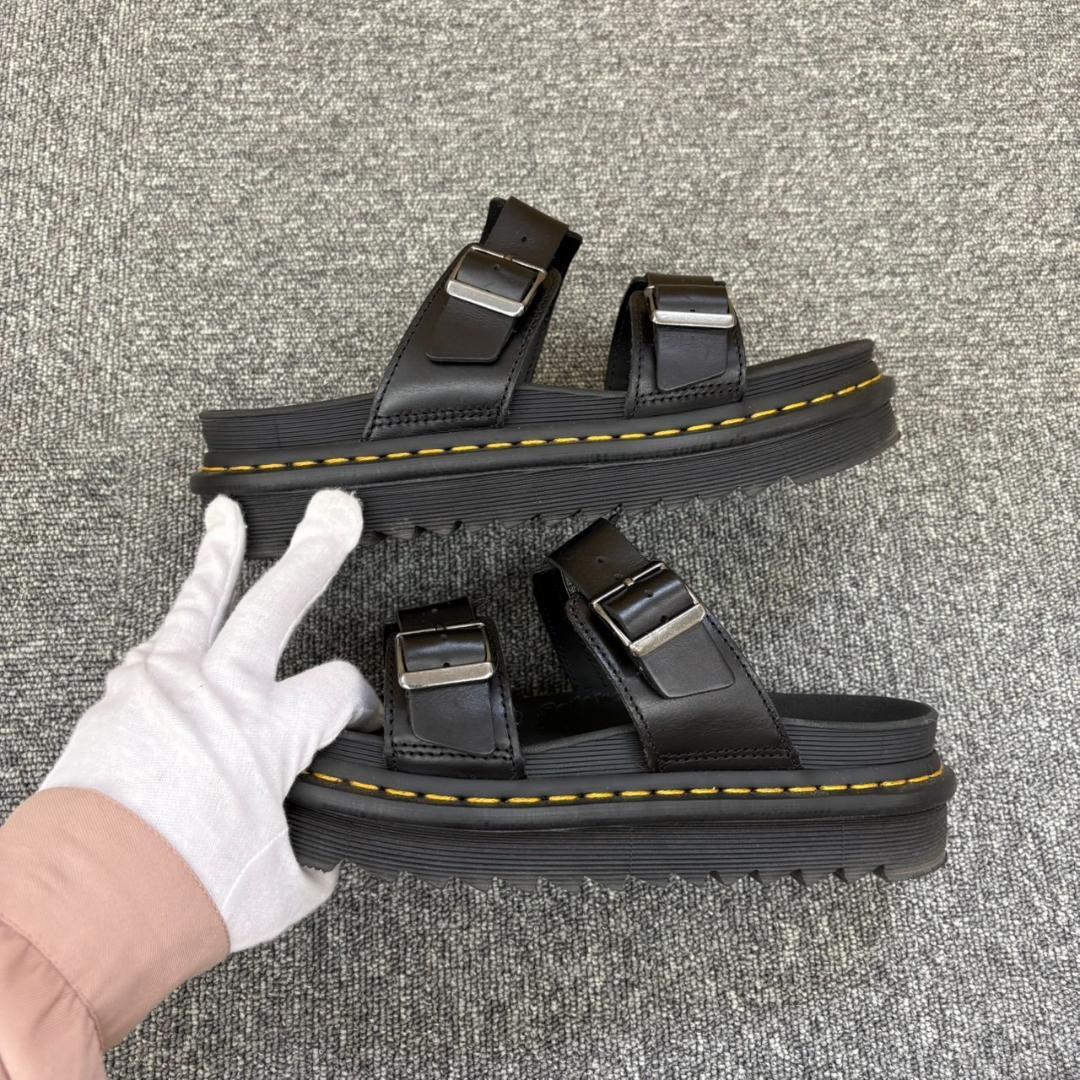 61.Dr.Martens ドクターマーチン MYLES サンダル 黒 UK7