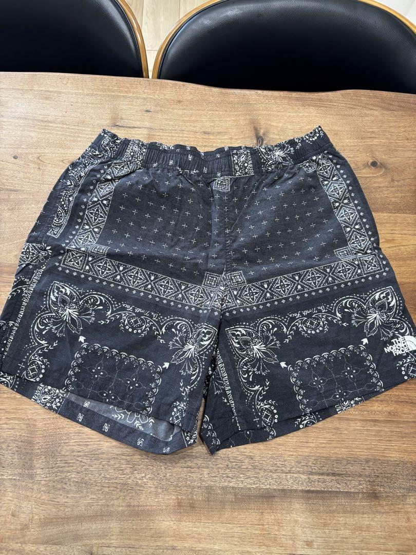 人気ブランドからコーディネートを探す 廃盤 THE NORTH FACE バンダナ柄ショートパンツ パンツ
