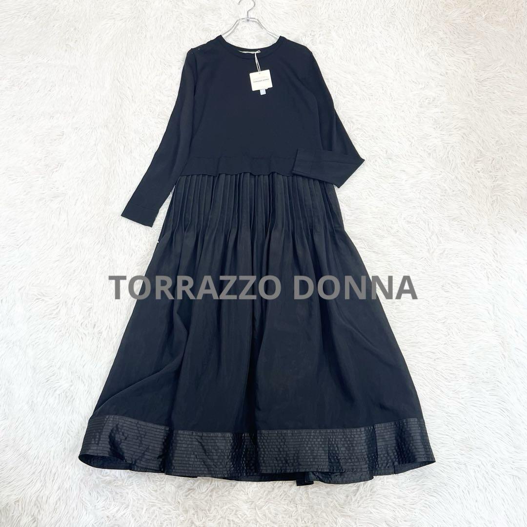 未使用♡TORRAZZO DONNAタックフレアワンピース　切り替えシアーニット