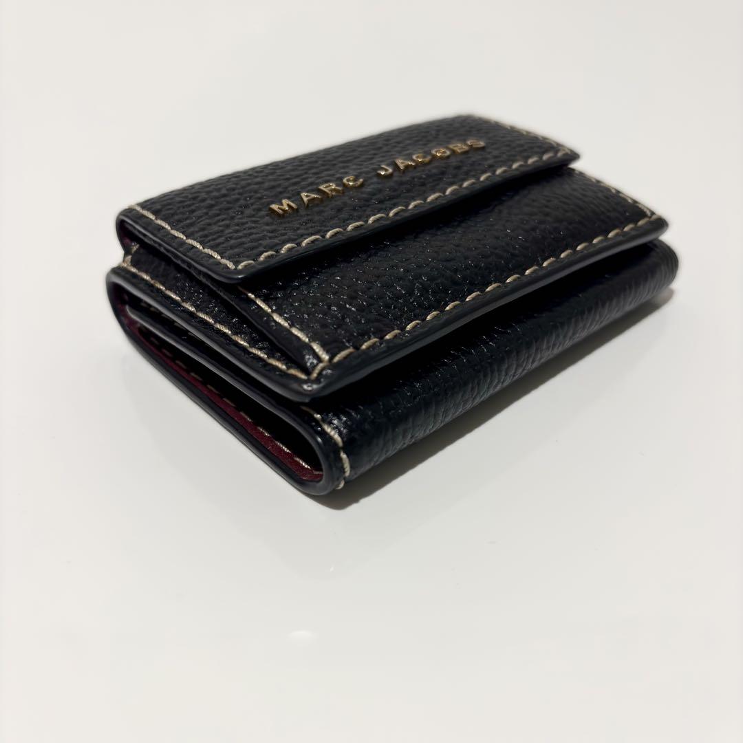 【超美品】MARC JACOBS 三つ折り財布 黒×ボルドー レザー コンパクト