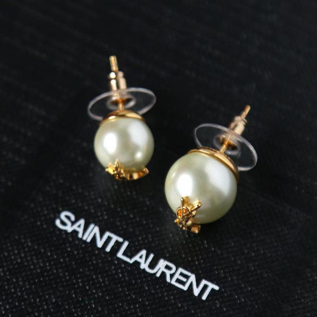 極美品 SAINT LAURENT ロゴ　パール　ピアス