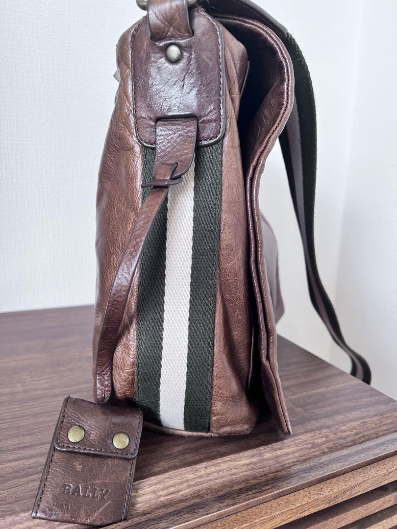 BALLY バッグ　メッセンジャーバッグ　レザーショルダーバッグ