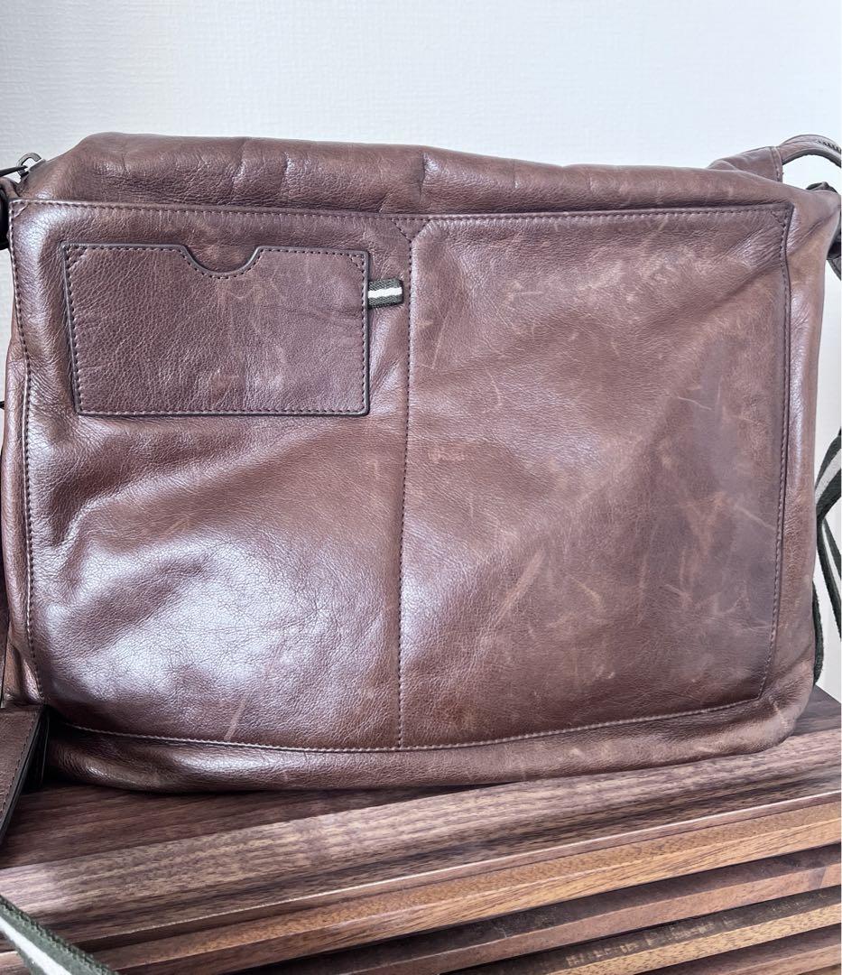 BALLY バッグ　メッセンジャーバッグ　レザーショルダーバッグ