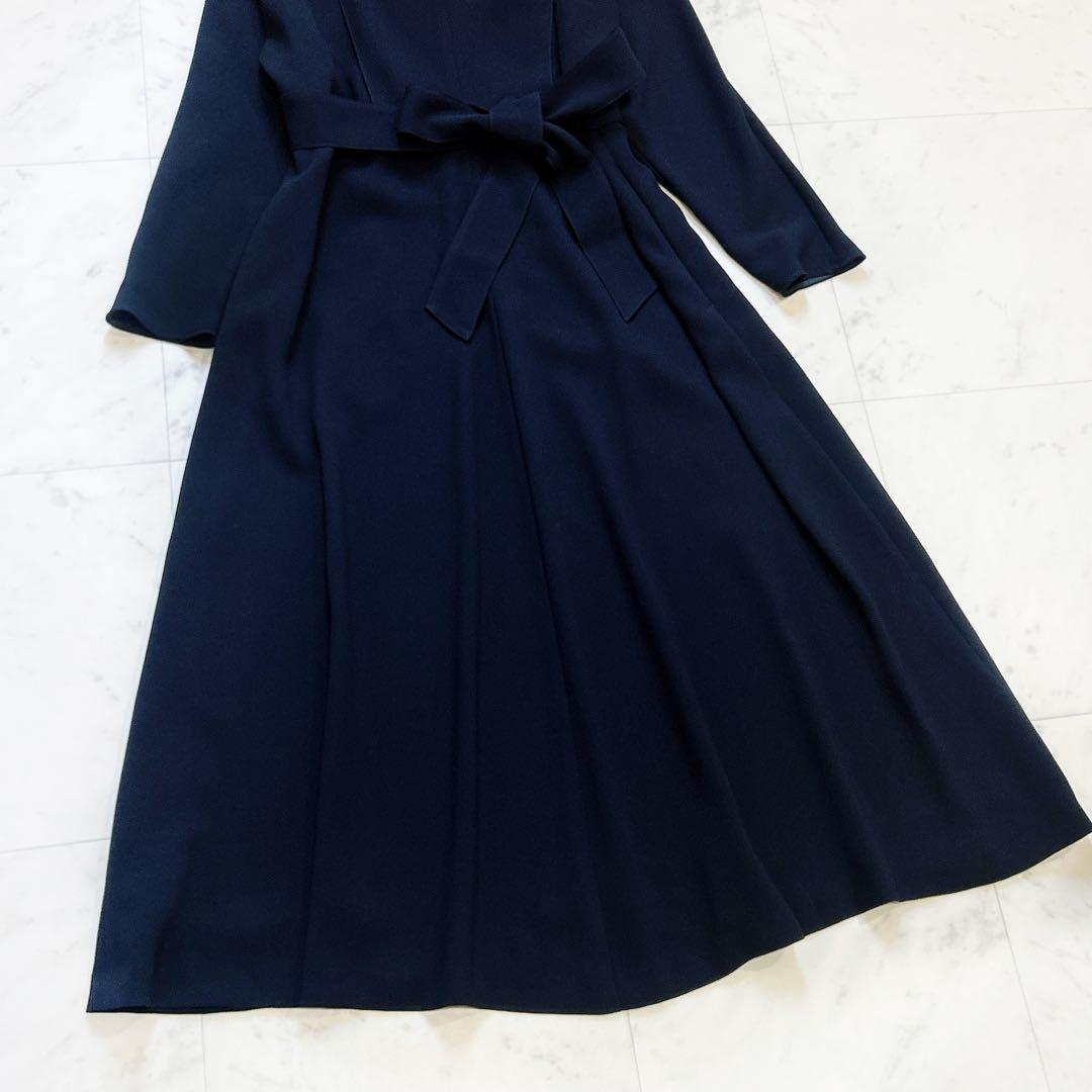 美品 23区 洗える ノーブルバックサテンジョーゼット ワンピース ネイビー 美品 23区 洗える ノーブルバックサテンジョーゼット ワンピース ネイビー