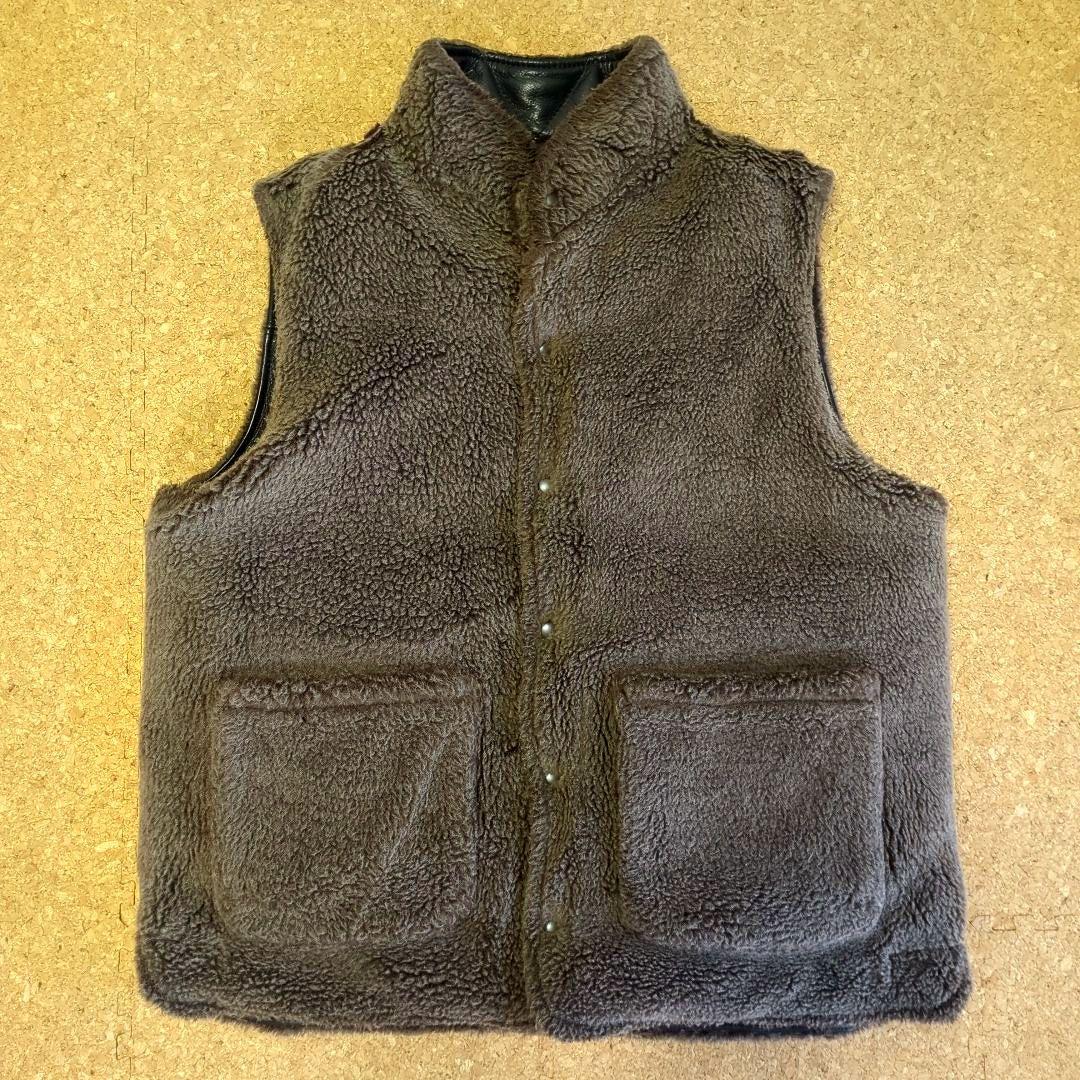 Ｙ'2 ｌEATHEＲ　SV-03／ステア オイル リバーシブル ベスト（クロ）