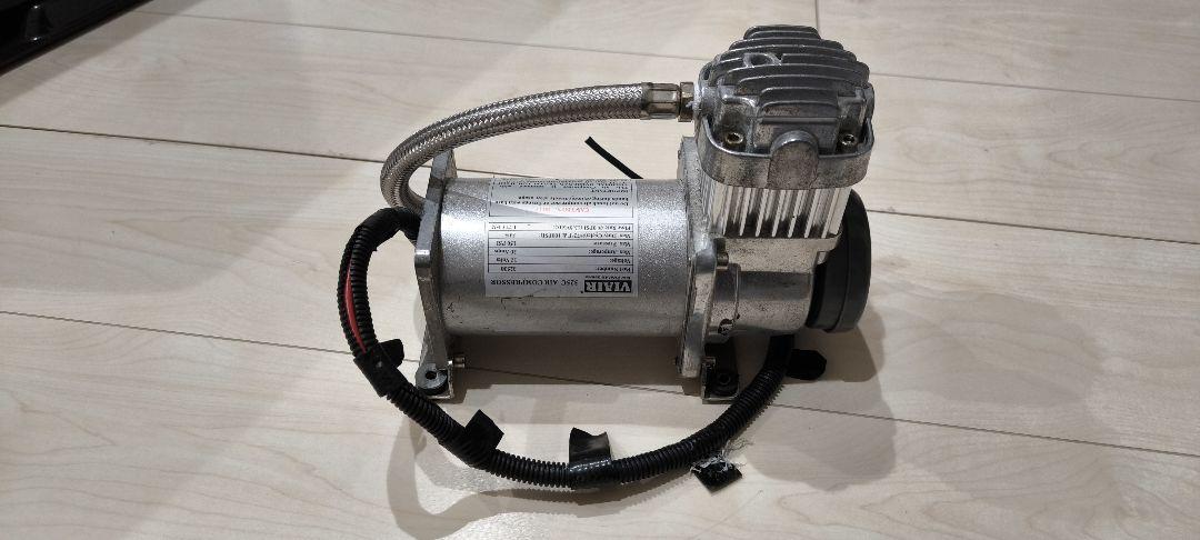 VIAIR　325C エアサス　コンプレッサー 150PSI