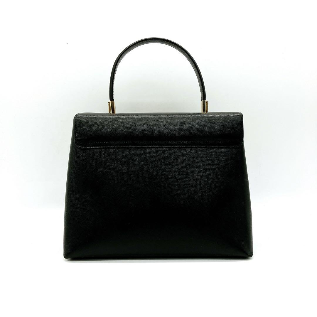 【Salvatore Ferragamo】ハンドバッグ　ガンチーニ金具　黒