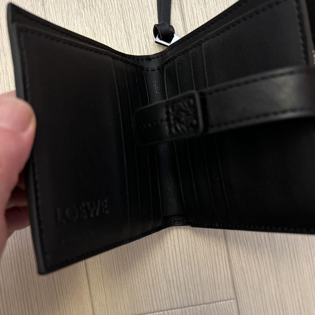 LOEWE 二つ折り財布 ブラック 箱付き
