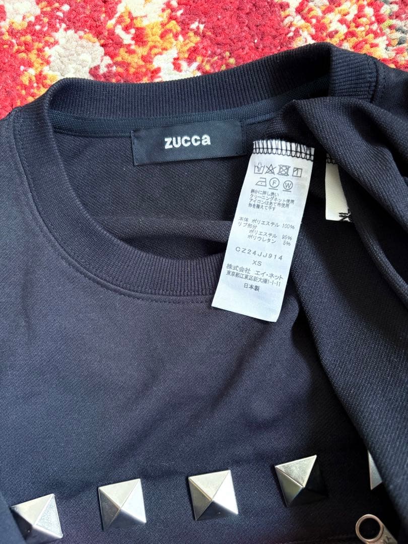 ズッカ スタッズ