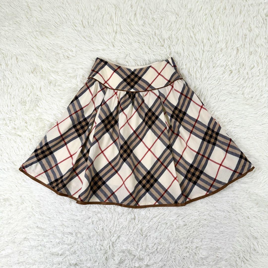 極美品✨バーバリー ブルーレーベル ノヴァチェック フレアスカート ウール 38 極美品♥バーバリーブルーレーベル♥ノバチェック♥ロゴ刺繍