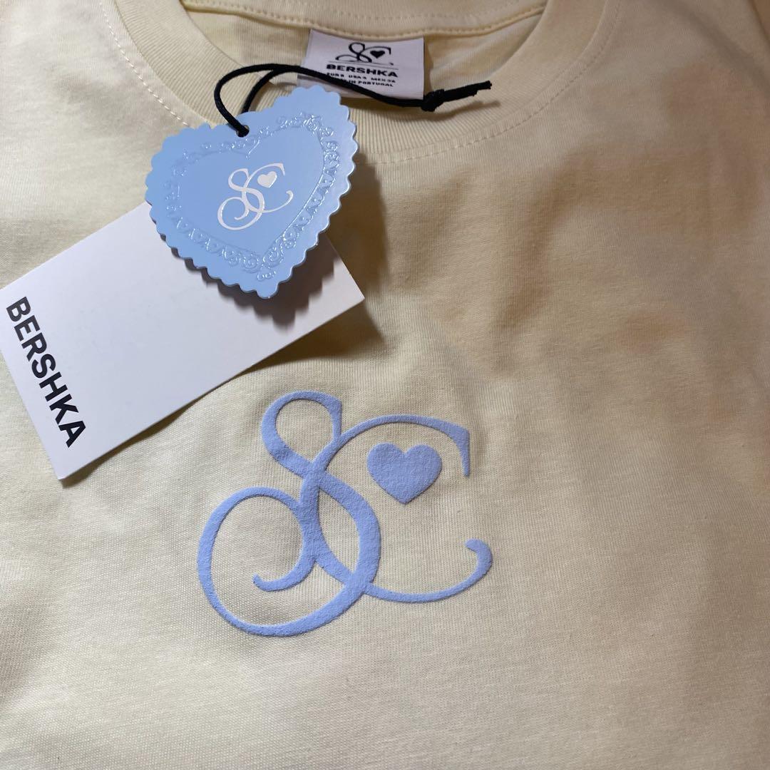 サブリナカーペンター Bershka Tシャツ