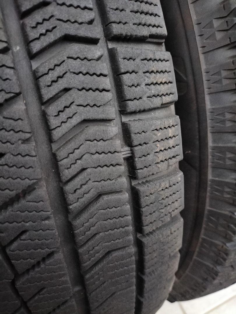 ①ネコ【送料無料】★215/65R16★スタッドレス★アルミホイール付★