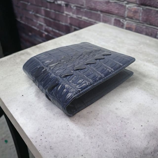 c28本物証明証付き本革クロコダイル二つ折り財布ウォレット背ネイビー13M