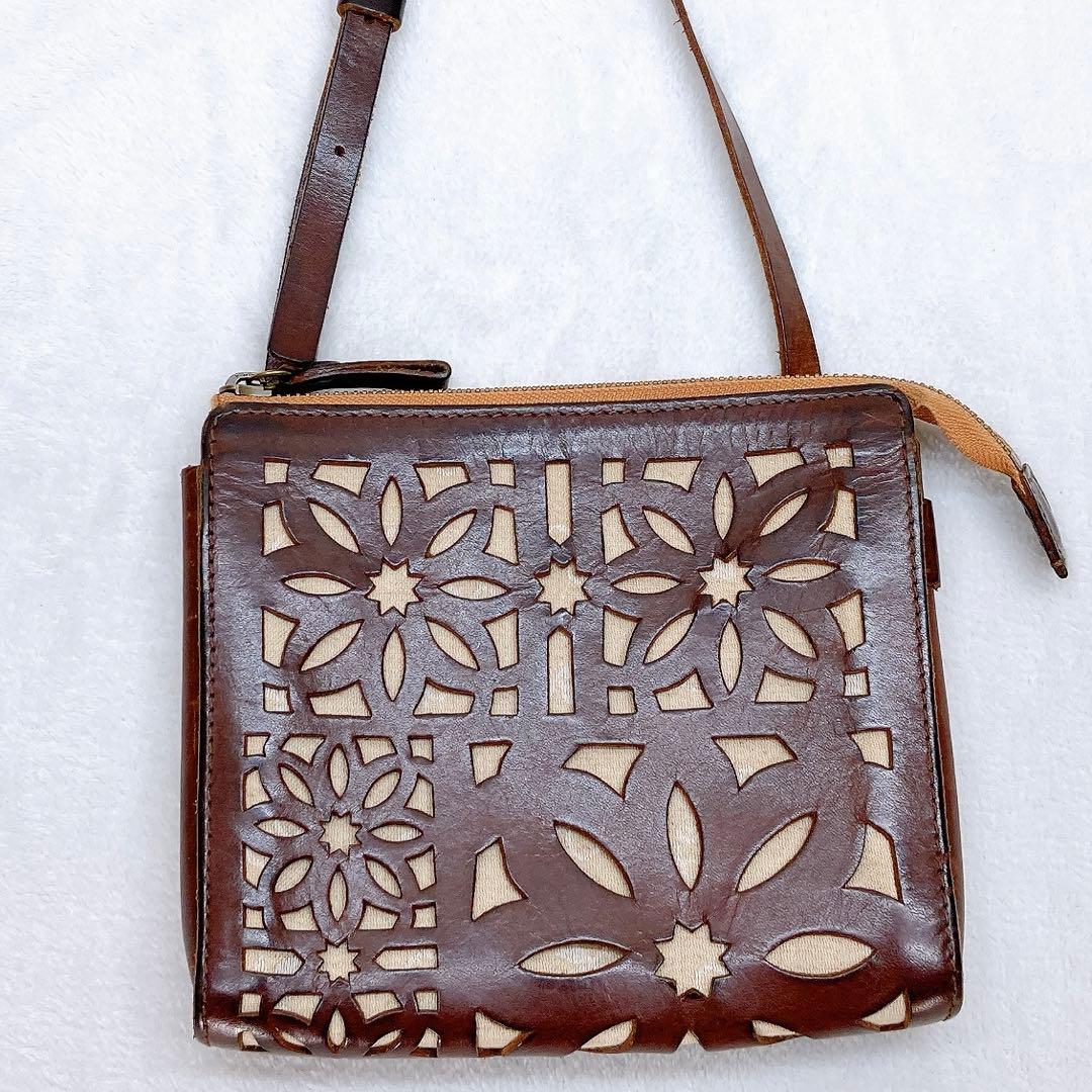 ✨美品✨genten ゲンテン ミニショルダーバッグ カットワーク レザー ✨美品✨genten ゲンテン ミニショルダーバッグ カットワーク レザー